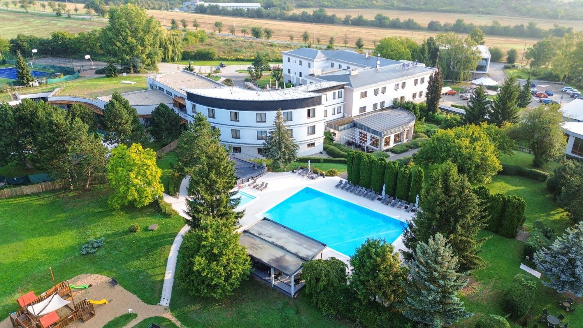 Hotel Atlantis Rozdrojovice Extérieur photo